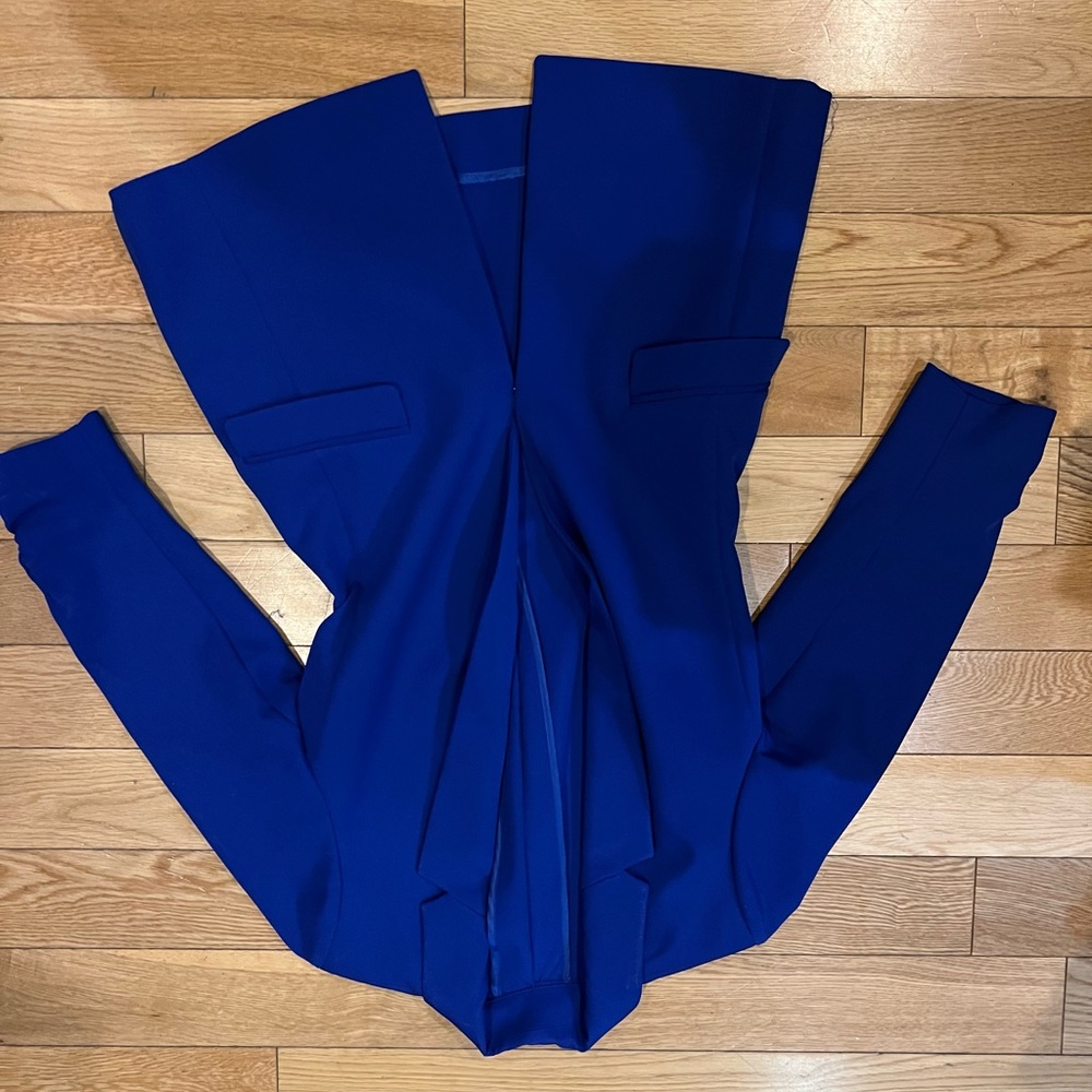 This is a blue suit comes with blazer and pants. It is an XS. - Picture 5 of 10